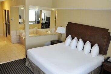 هتل Best Western Plus Barrie