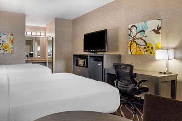 هتل Best Western Plus Park Place Inn Mini Suites