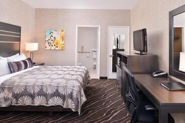 هتل Best Western Plus Park Place Inn Mini Suites