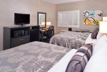 هتل Best Western Plus Park Place Inn Mini Suites