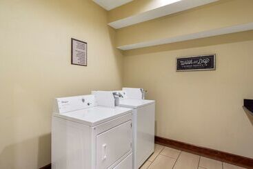 هتل Best Western Plus Plaza By The Green