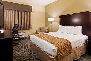 هتل Best Western Plus Plaza By The Green