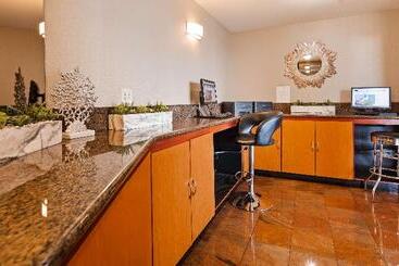 Best Western Plus Suites Hotel   Los Angeles Lax Airport