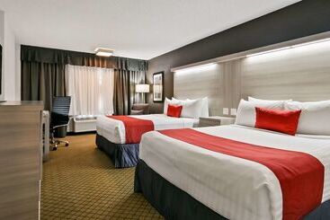 هتل Best Western Plus Village Park Inn