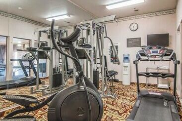 هتل Comfort Inn & Suites