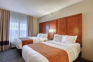هتل Comfort Suites Appleton Airport