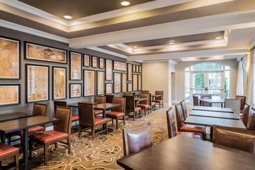 هتل Courtyard By Marriott Charleston Historic District
