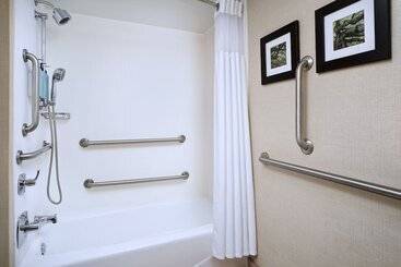 هتل Courtyard By Marriott Charleston Historic District