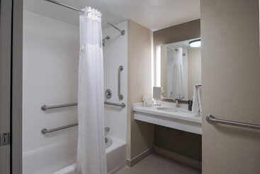 هتل Courtyard By Marriott Charleston Historic District