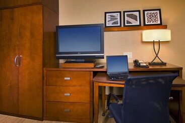 هتل Courtyard By Marriott Charleston Historic District