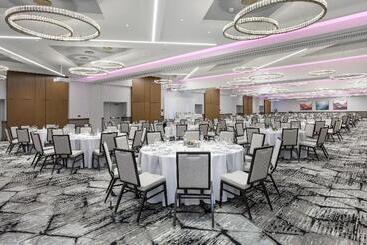 هتل Crowne Plaza Lansing, An Ihg