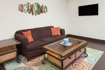 בית מלון כפרי Days Inn By Wyndham Charleston