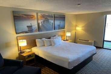 هتل Days Inn By Wyndham Fayettevillesouth/i95 Exit 49