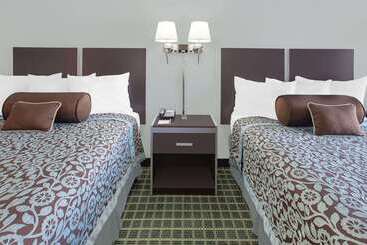 هتل Days Inn By Wyndham Market Center Dallas Love Field