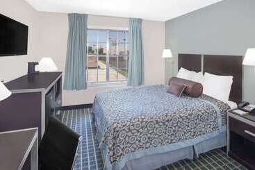 هتل Days Inn By Wyndham Market Center Dallas Love Field