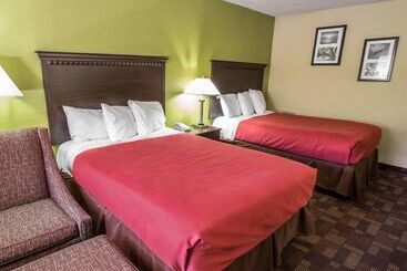 هتل Econo Lodge Biltmore