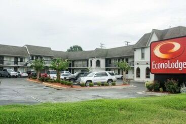 هتل Econo Lodge Chesapeake Route 13 And I 464