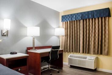 هتل Escape Inn Hershey