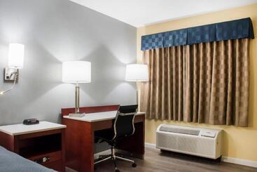 هتل Escape Inn Hershey
