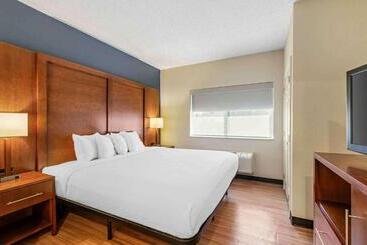 هتل Extended Stay America Suites   Buffalo   Airport