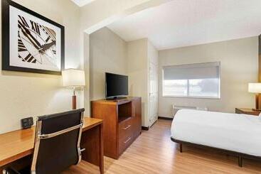 هتل Extended Stay America Suites   Buffalo   Airport