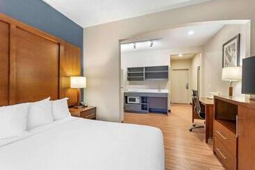 هتل Extended Stay America Suites   Buffalo   Airport