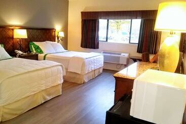 Отель Guesthouse Inn Enumclaw