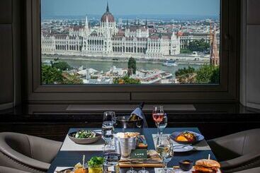 هتل Hilton Budapest