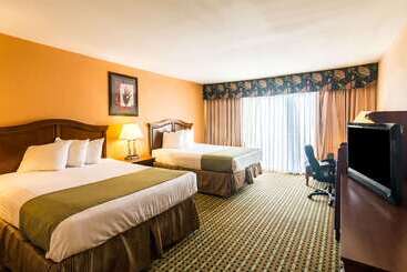هتل Quality Inn
