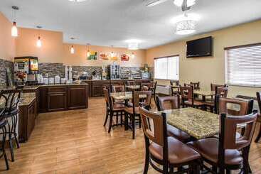 هتل Quality Inn Dubuque On Hwy 20