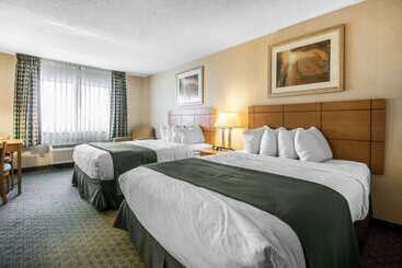 هتل Quality Inn Dubuque On Hwy 20
