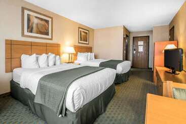 هتل Quality Inn Dubuque On Hwy 20