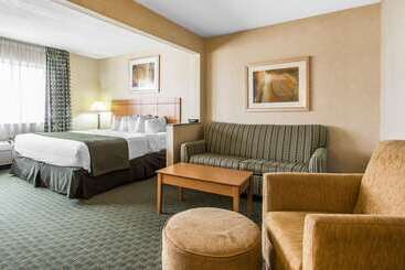 هتل Quality Inn Dubuque On Hwy 20