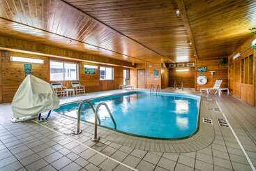 هتل Quality Inn Dubuque On Hwy 20