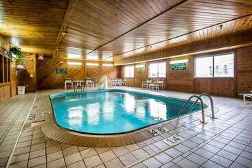 هتل Quality Inn Dubuque On Hwy 20