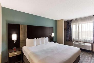 هتل Quality Inn Galesburg Near Us Highway 34 And I 74