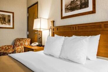 هتل Quality Inn Ironwood