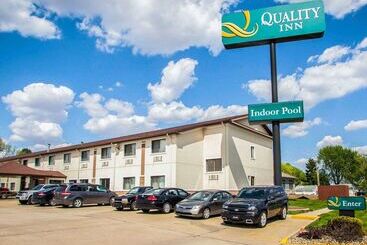 هتل Quality Inn Near I72 And Hwy 51