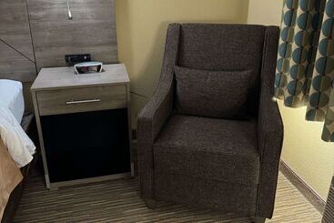 هتل Quality Inn Near I72 And Hwy 51
