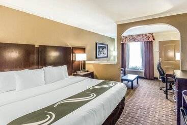 هتل Quality Inn & Suites