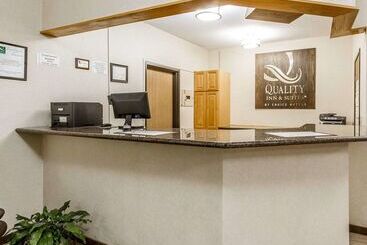 酒店 Quality Inn & Suites