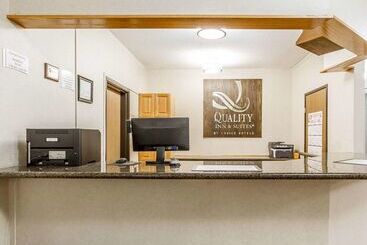 酒店 Quality Inn & Suites