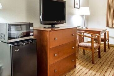酒店 Quality Inn & Suites