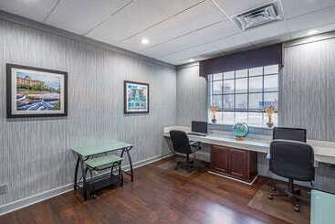 هتل Quality Inn & Suites Greenville   Haywood Mall