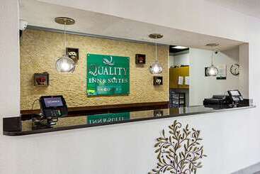 هتل Quality Inn & Suites Greenville   Haywood Mall