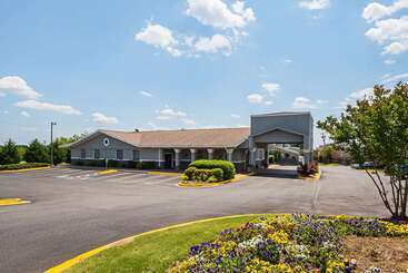 هتل Quality Inn & Suites Greenville   Haywood Mall