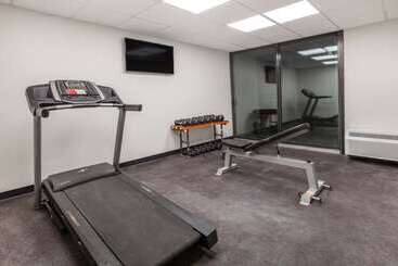 هتل Ramada By Wyndham Austin South