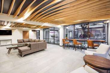 هتل Ramada By Wyndham Austin South
