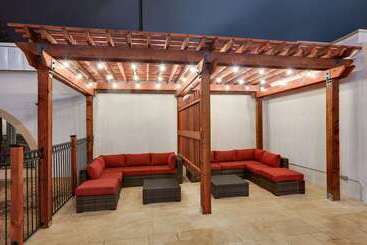 هتل Ramada By Wyndham Austin South