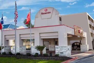 هتل Ramada By Wyndham Austin South